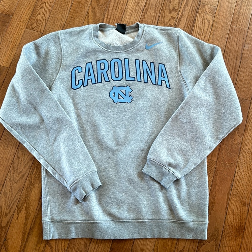 University of North Carolina Crewneck Nike Gray sweatshirt size small